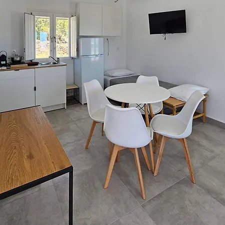 Livadi Village Aparthotel Síkinos