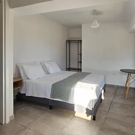 Livadi Village Aparthotel Síkinos