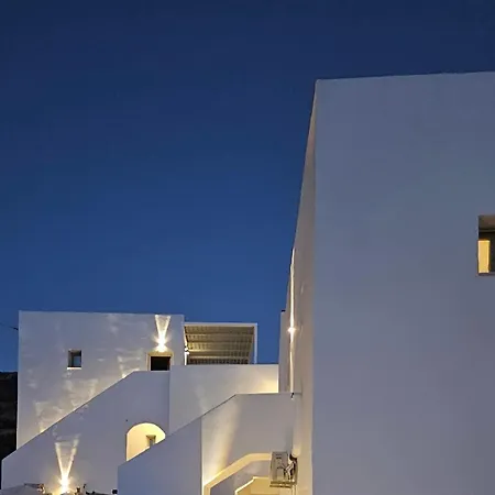 Aparthotel Livadi Village 3*