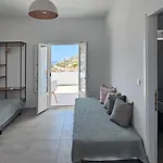 Livadi Village 3* Síkinos