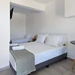 Livadi Village 3* Síkinos